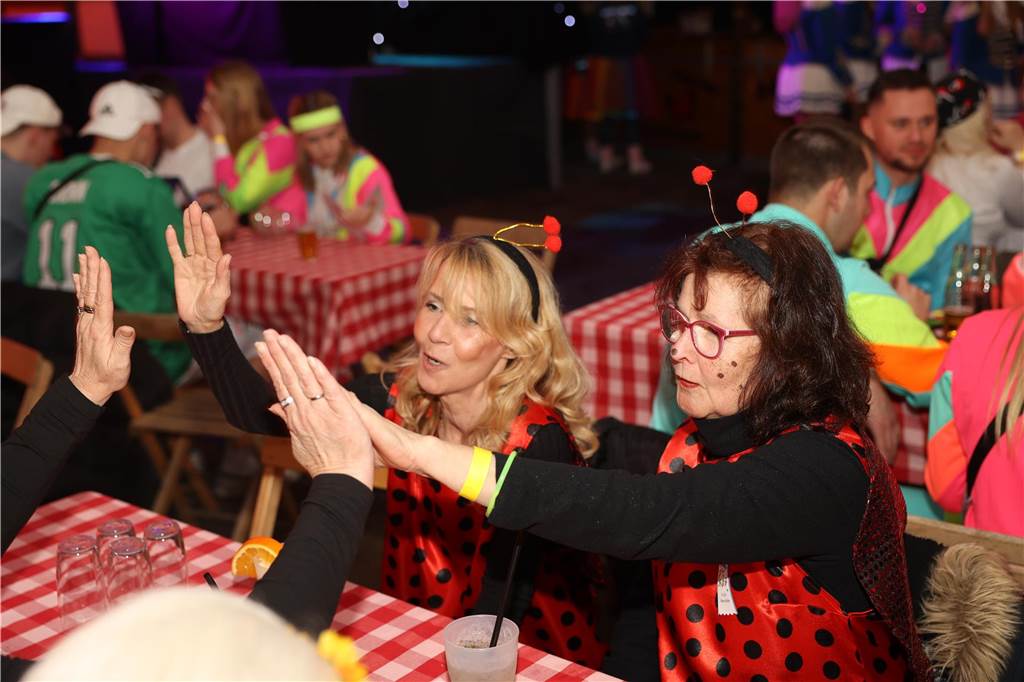 Super Stimmung beim Karneval in Olfen: Über 100 Bilder vom Prinzenball Eindrücke vom Prinzenball in Olfen am Sonntagabend
