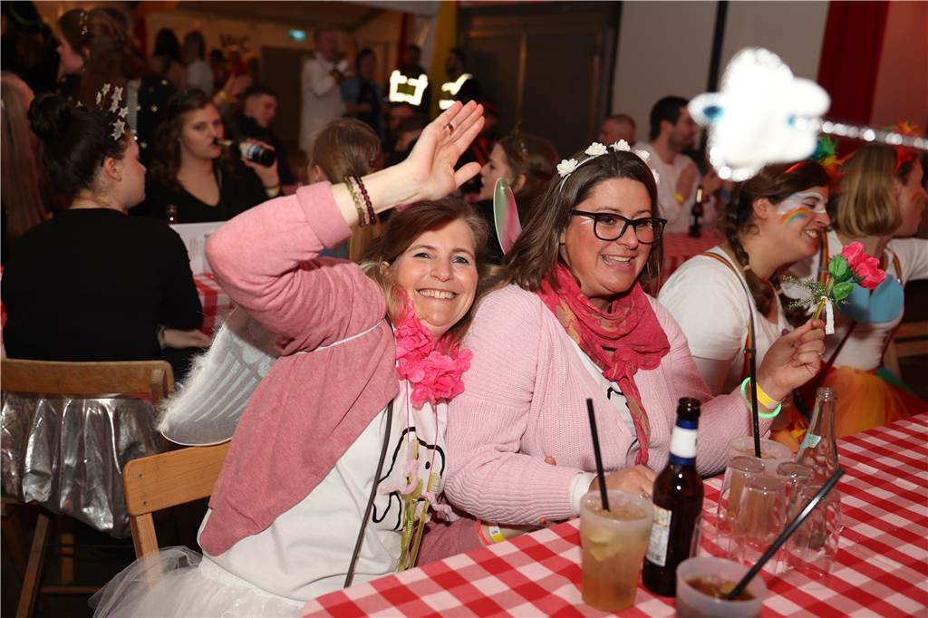 Super Stimmung beim Karneval in Olfen: Über 100 Bilder vom Prinzenball Eindrücke vom Prinzenball in Olfen am Sonntagabend
