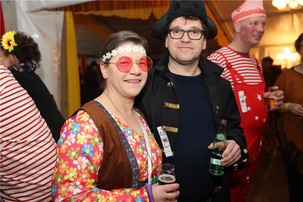Super Stimmung beim Karneval in Olfen: Über 100 Bilder vom Prinzenball Eindrücke vom Prinzenball in Olfen am Sonntagabend