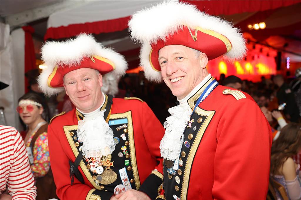 Super Stimmung beim Karneval in Olfen: Über 100 Bilder vom Prinzenball Eindrücke vom Prinzenball in Olfen am Sonntagabend