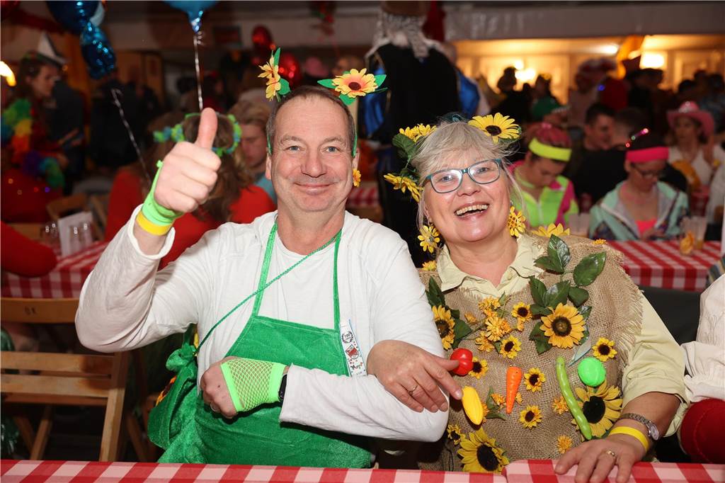 Super Stimmung beim Karneval in Olfen: Über 100 Bilder vom Prinzenball Eindrücke vom Prinzenball in Olfen am Sonntagabend