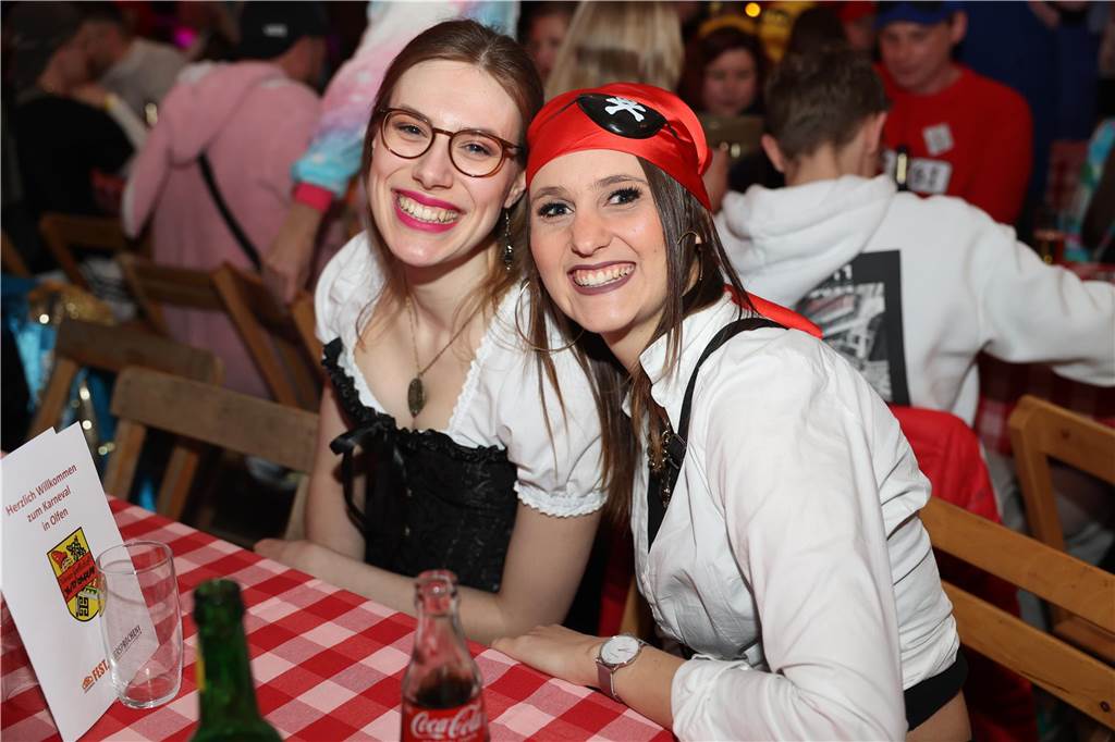 Super Stimmung beim Karneval in Olfen: Über 100 Bilder vom Prinzenball Eindrücke vom Prinzenball in Olfen am Sonntagabend