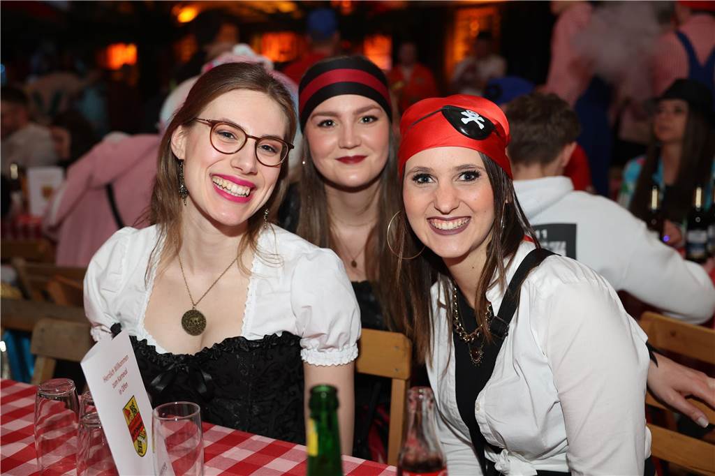 Super Stimmung beim Karneval in Olfen: Über 100 Bilder vom Prinzenball Eindrücke vom Prinzenball in Olfen am Sonntagabend