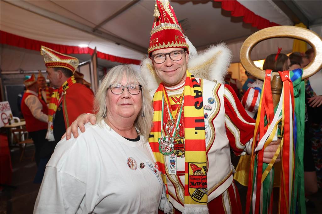 Super Stimmung beim Karneval in Olfen: Über 100 Bilder vom Prinzenball Eindrücke vom Prinzenball in Olfen am Sonntagabend