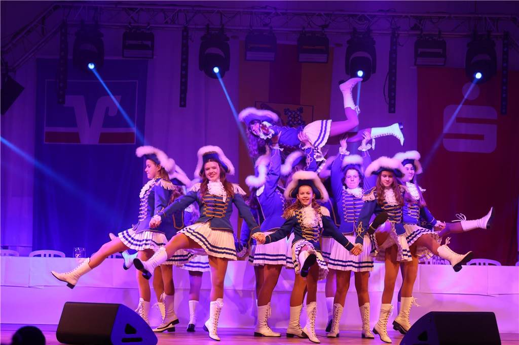 Super Stimmung beim Karneval in Olfen: Über 100 Bilder vom Prinzenball Eindrücke vom Prinzenball in Olfen am Sonntagabend