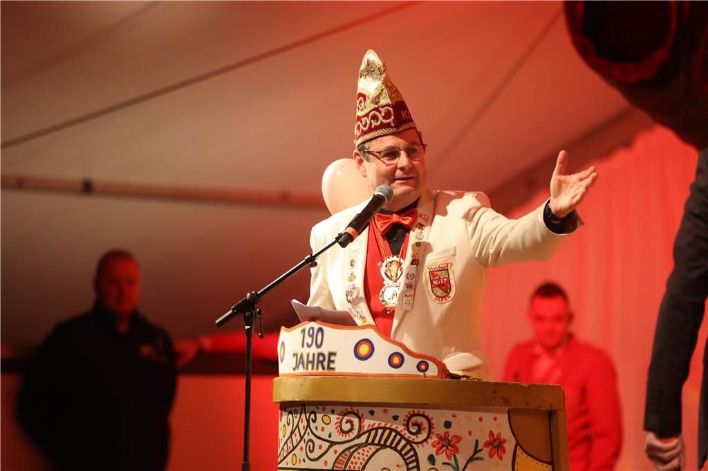 Super Stimmung beim Karneval in Olfen: Über 100 Bilder vom Prinzenball Eindrücke vom Prinzenball in Olfen am Sonntagabend