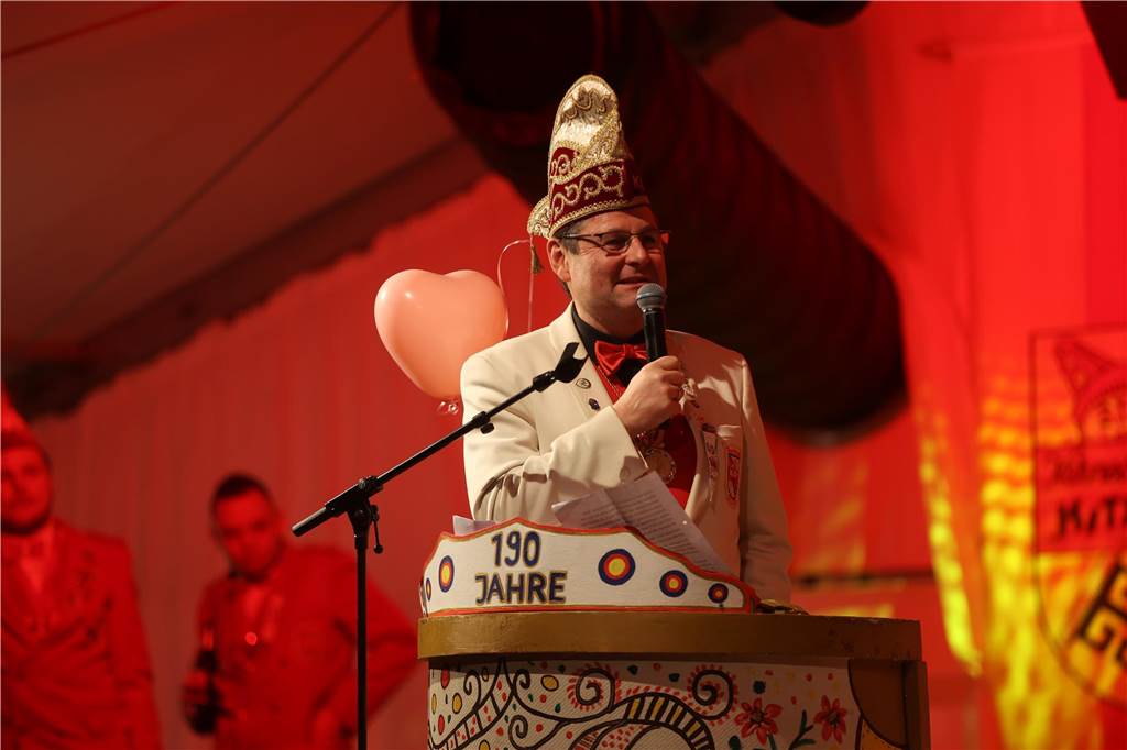 Super Stimmung beim Karneval in Olfen: Über 100 Bilder vom Prinzenball Eindrücke vom Prinzenball in Olfen am Sonntagabend