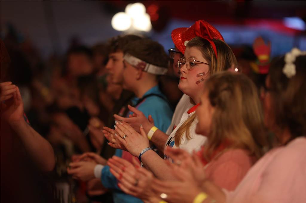 Super Stimmung beim Karneval in Olfen: Über 100 Bilder vom Prinzenball Eindrücke vom Prinzenball in Olfen am Sonntagabend