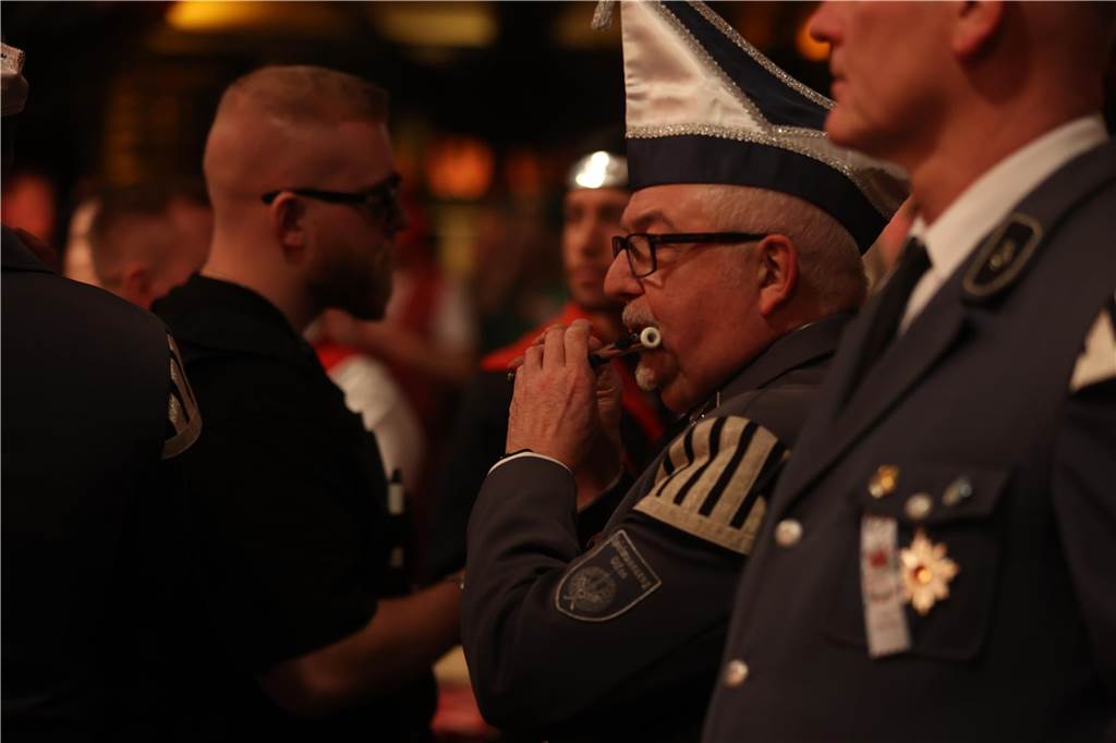 Super Stimmung beim Karneval in Olfen: Über 100 Bilder vom Prinzenball Eindrücke vom Prinzenball in Olfen am Sonntagabend