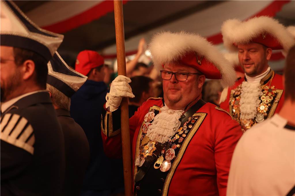 Super Stimmung beim Karneval in Olfen: Über 100 Bilder vom Prinzenball Eindrücke vom Prinzenball in Olfen am Sonntagabend