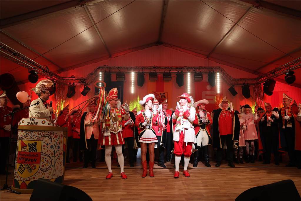 Super Stimmung beim Karneval in Olfen: Über 100 Bilder vom Prinzenball Eindrücke vom Prinzenball in Olfen am Sonntagabend