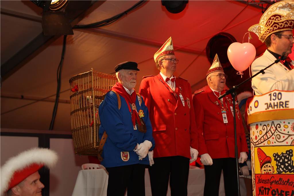 Super Stimmung beim Karneval in Olfen: Über 100 Bilder vom Prinzenball Eindrücke vom Prinzenball in Olfen am Sonntagabend