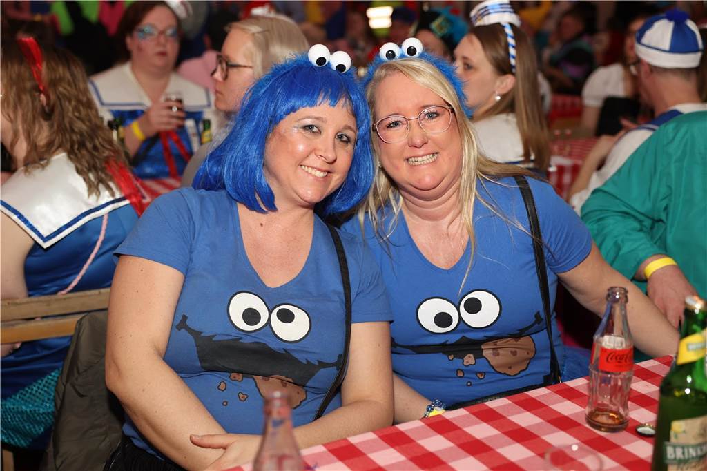 Super Stimmung beim Karneval in Olfen: Über 100 Bilder vom Prinzenball Eindrücke vom Prinzenball in Olfen am Sonntagabend