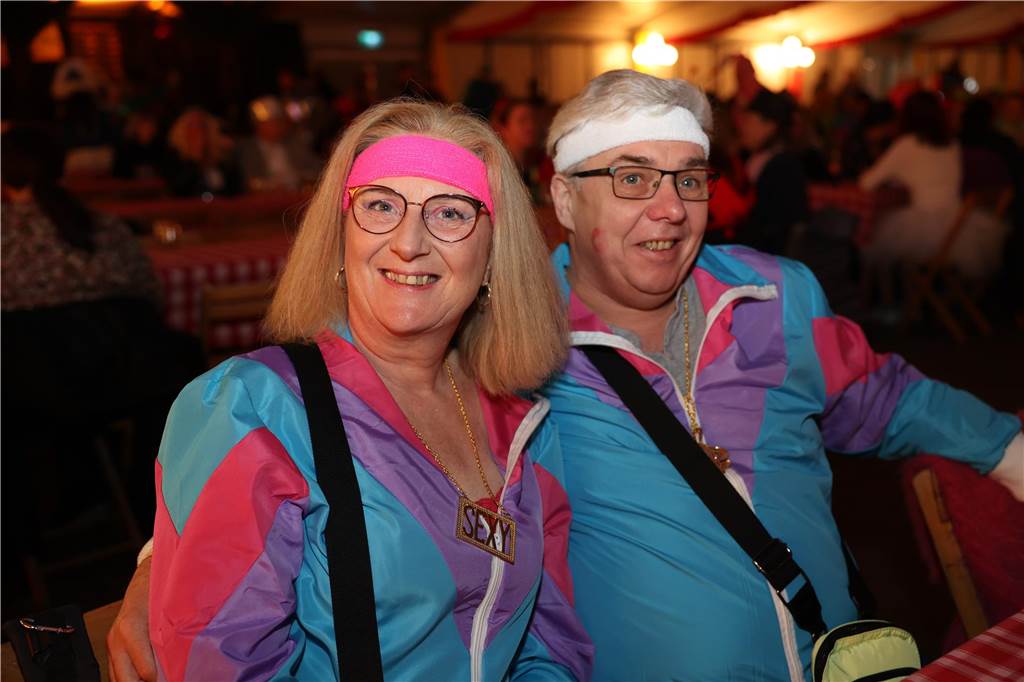 Eindrücke vom Rosenmontag aus dem Festzelt in Olfen.