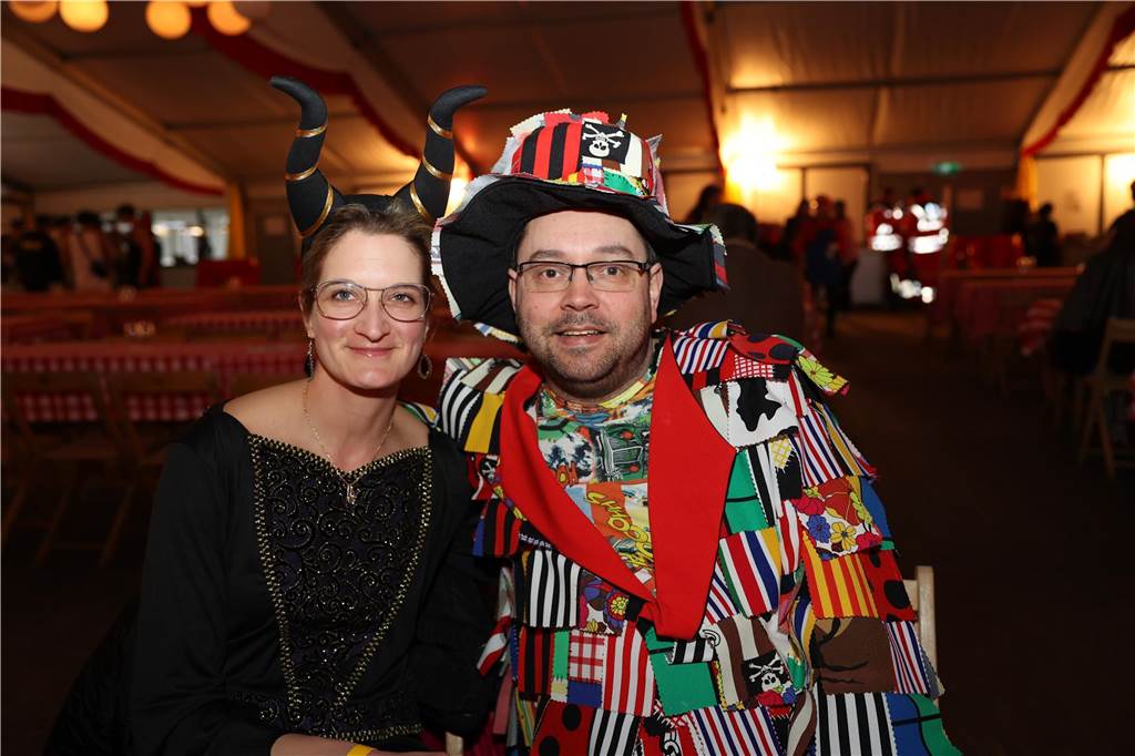 Eindrücke vom Rosenmontag aus dem Festzelt in Olfen. 