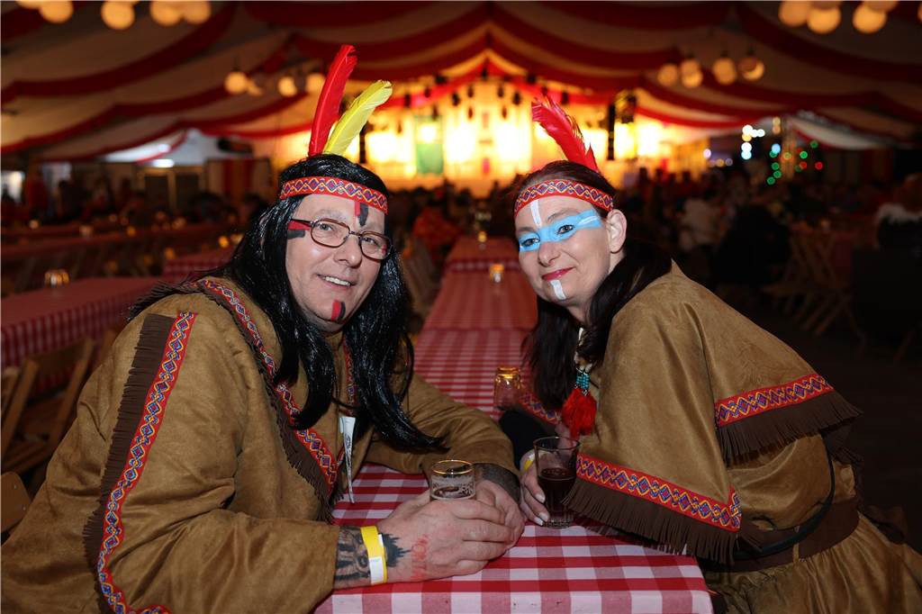 Eindrücke vom Rosenmontag aus dem Festzelt in Olfen. 