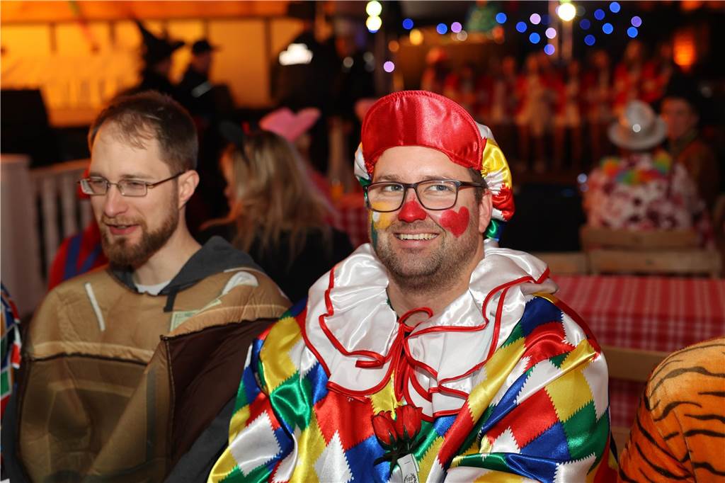 Eindrücke vom Rosenmontag aus dem Festzelt in Olfen. 
