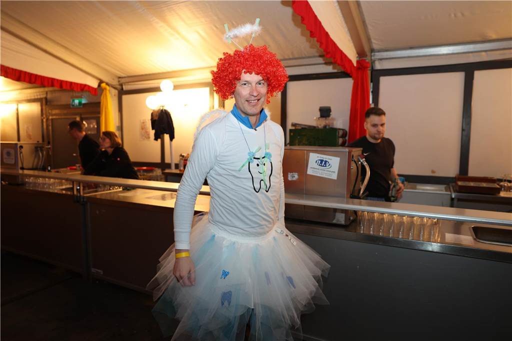 Eindrücke vom Rosenmontag aus dem Festzelt in Olfen. 