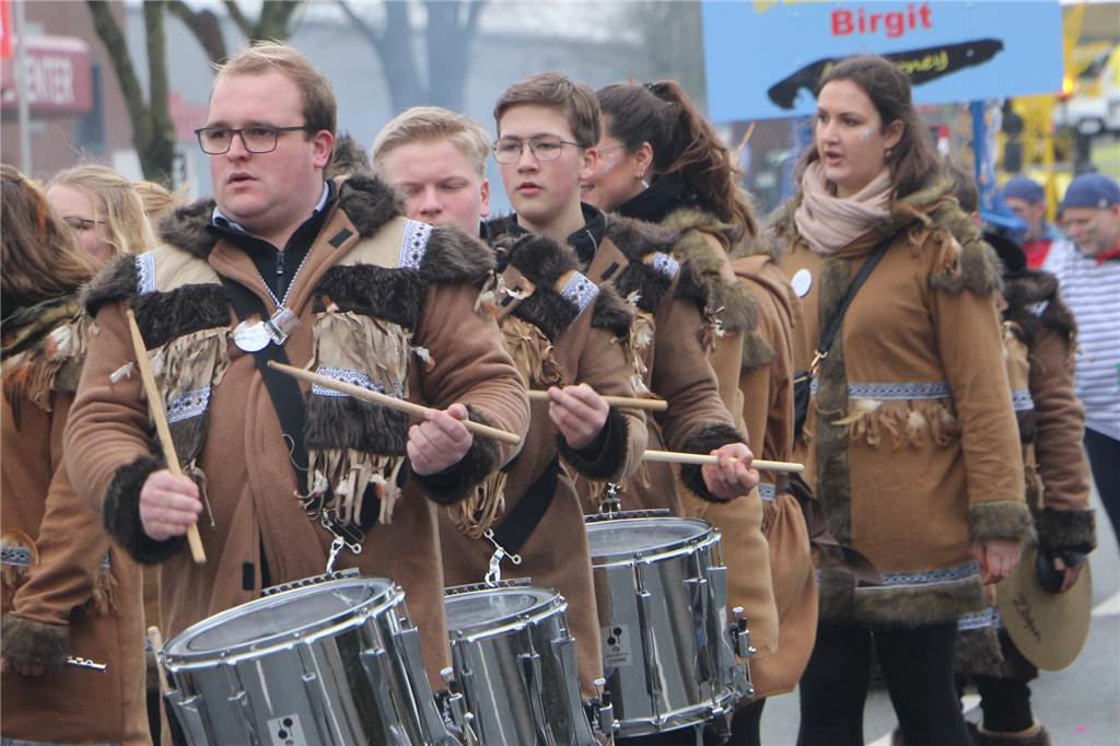 Eindrücke vom Rosenmontag mit dem Spielmannszug der KG.