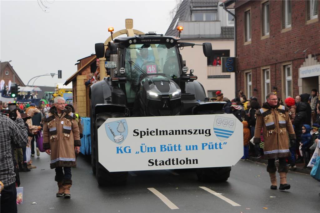 Eindrücke vom Rosenmontag mit dem Spielmannszug der KG.
