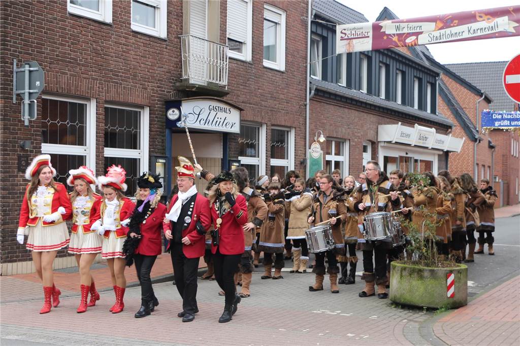Eindrücke vom Rosenmontag mit dem Spielmannszug der KG.