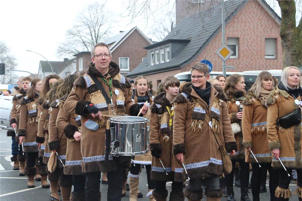 Eindrücke vom Rosenmontag mit dem Spielmannszug der KG.