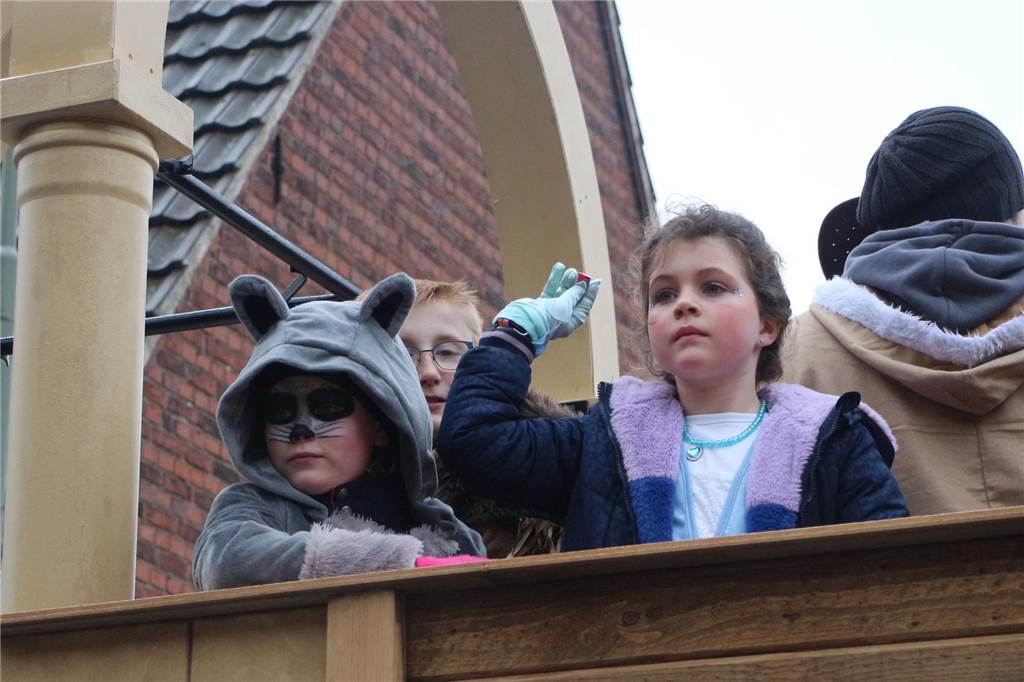 Eindrücke vom Rosenmontag mit dem Spielmannszug der KG.
