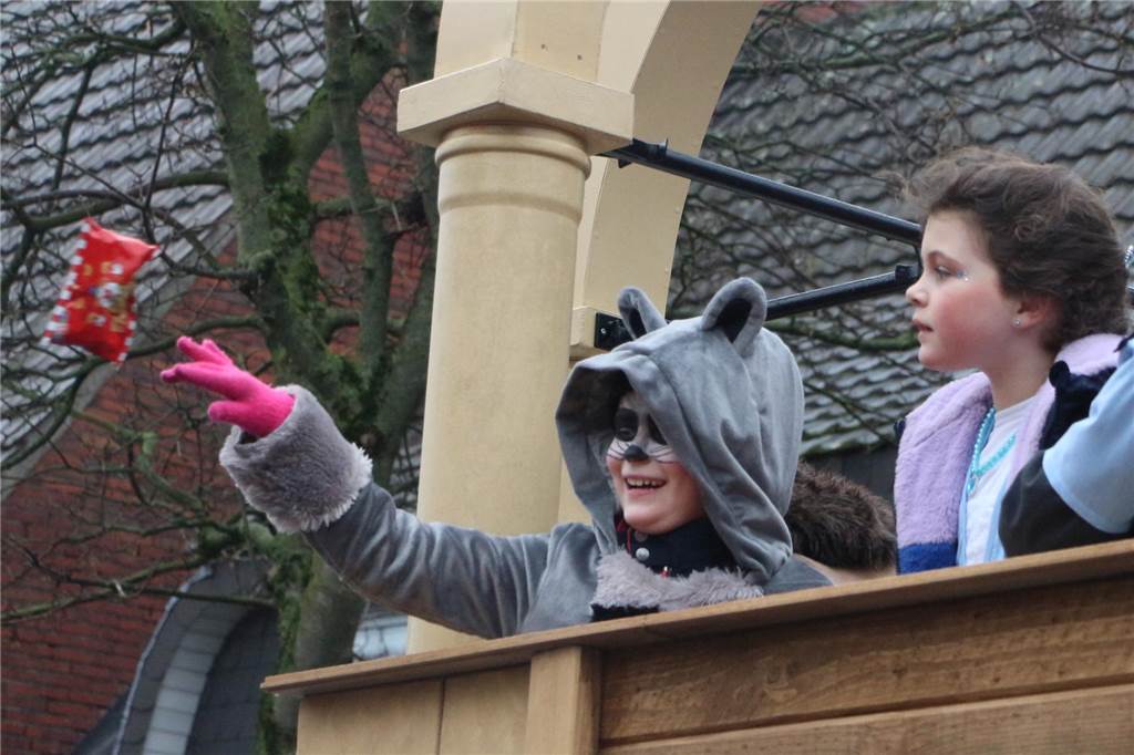 Eindrücke vom Rosenmontag mit dem Spielmannszug der KG.