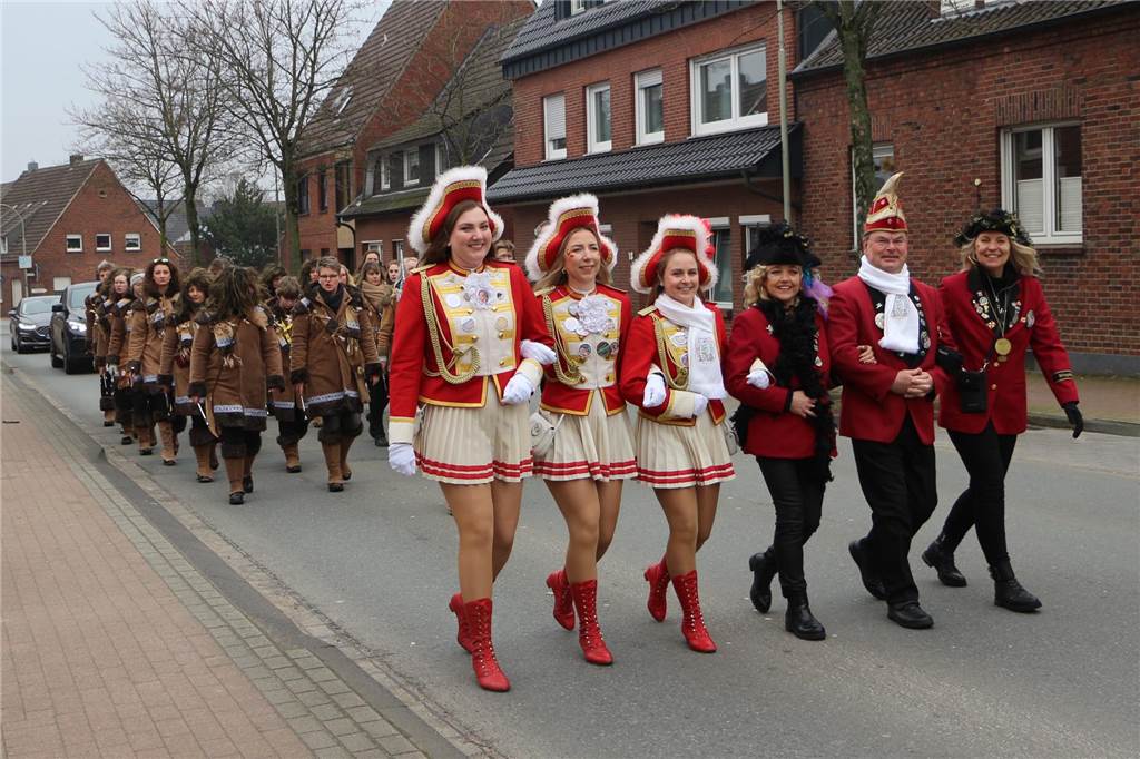 Eindrücke vom Rosenmontag mit dem Spielmannszug der KG.