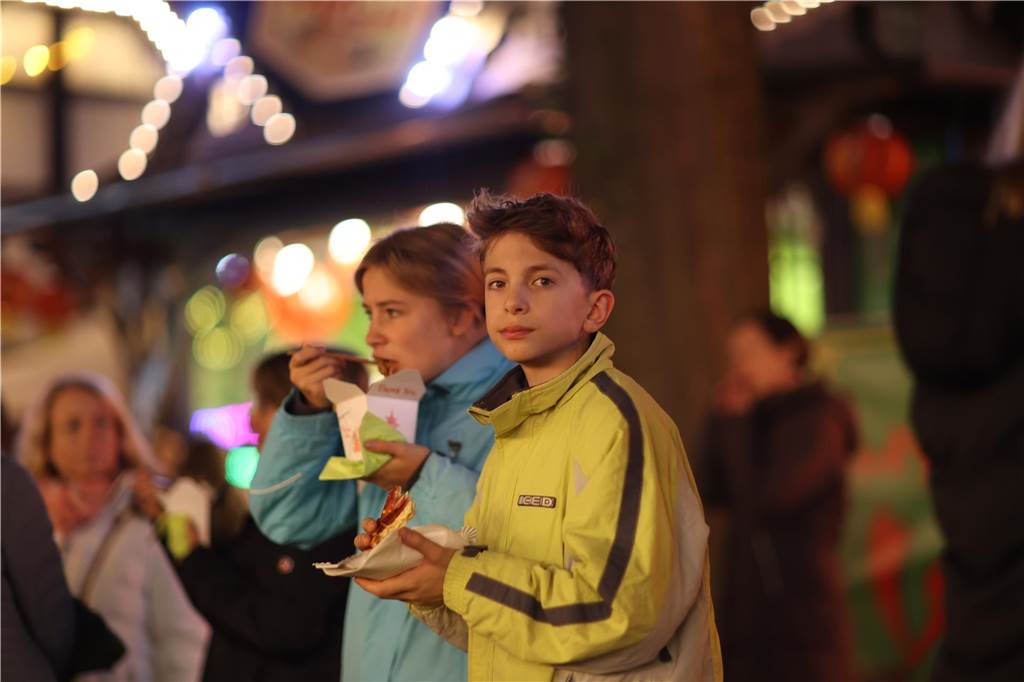 Viele Fotos von Samstagabend: So schön ist Sim-Jü 2023 bei Nacht Eindrücke vom Samstagabend bei Sim-Jü 2023