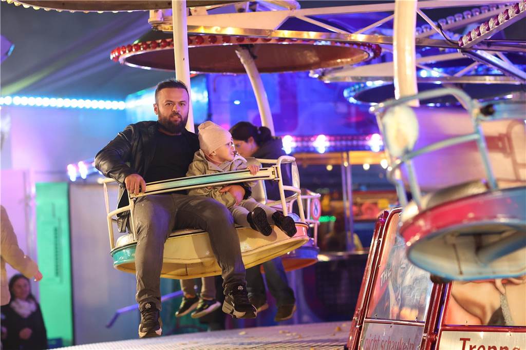 Viele Fotos von Samstagabend: So schön ist Sim-Jü 2023 bei Nacht Eindrücke vom Samstagabend bei Sim-Jü 2023