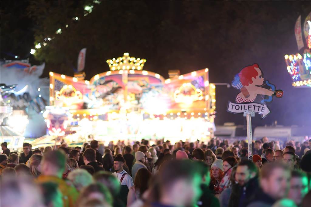 Viele Fotos von Samstagabend: So schön ist Sim-Jü 2023 bei Nacht Eindrücke vom Samstagabend bei Sim-Jü 2023