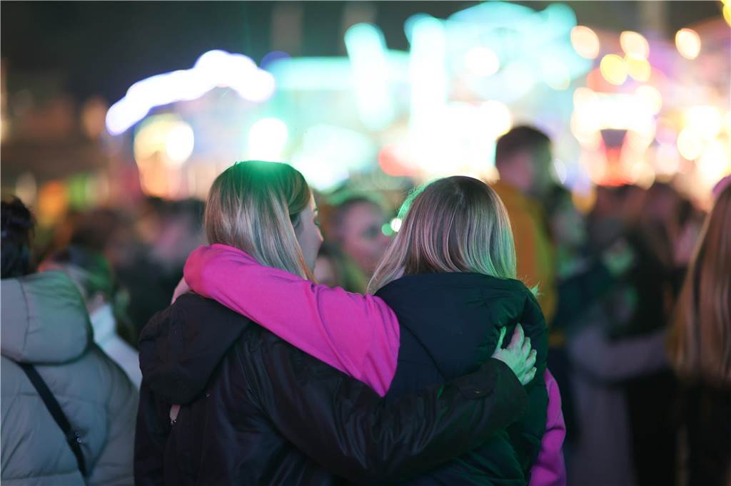 Viele Fotos von Samstagabend: So schön ist Sim-Jü 2023 bei Nacht Eindrücke vom Samstagabend bei Sim-Jü 2023