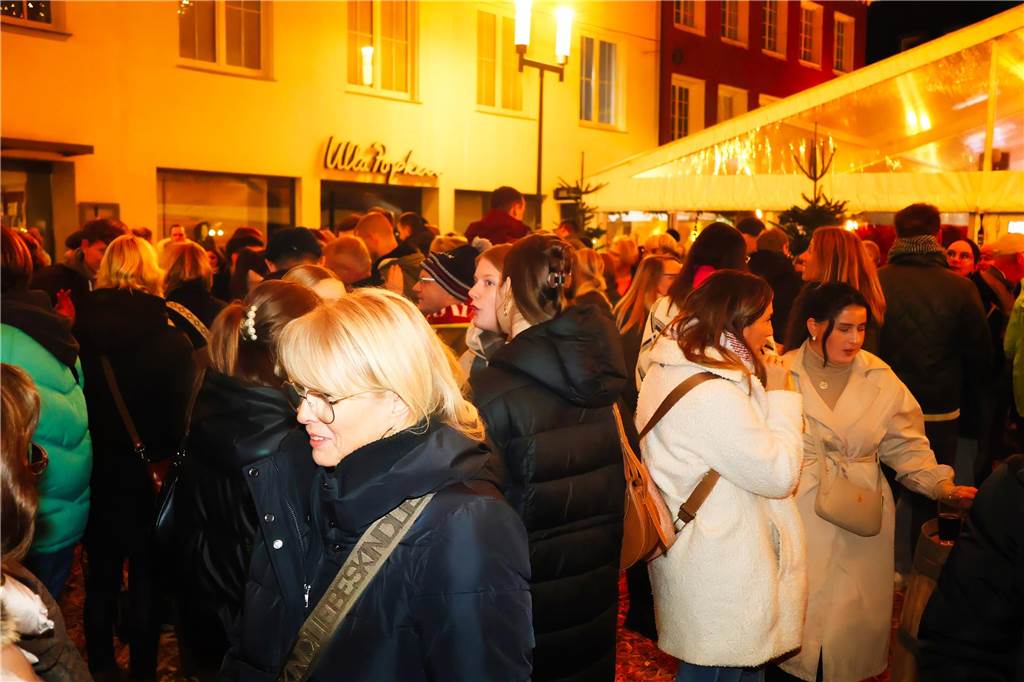 Eindrücke vom Schaukelbaum-Abend beim Winterzauber 2024 in Dorsten.