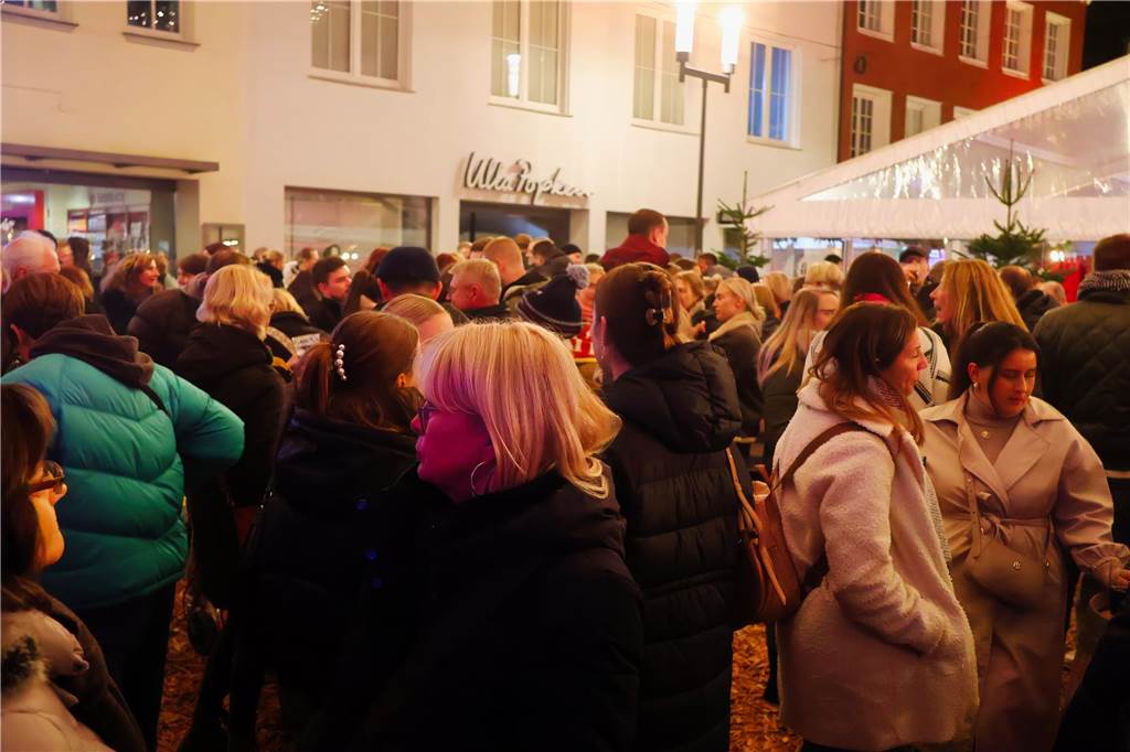 Eindrücke vom Schaukelbaum-Abend beim Winterzauber 2024 in Dorsten.