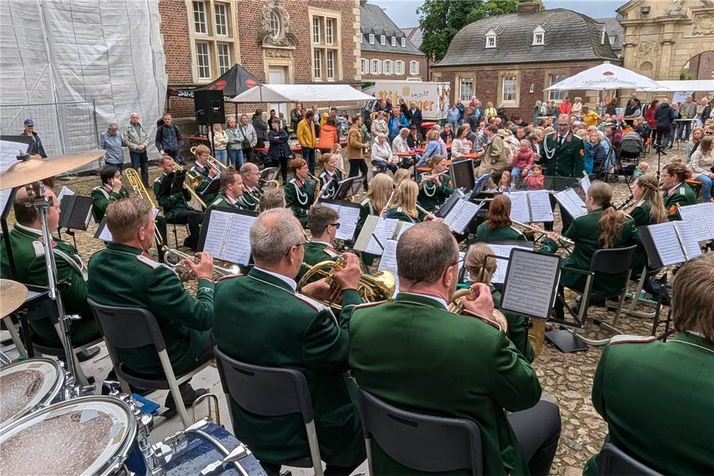 Eindrücke vom Schlösser- und Burgentag rund ums Ahauser Barockschloss.