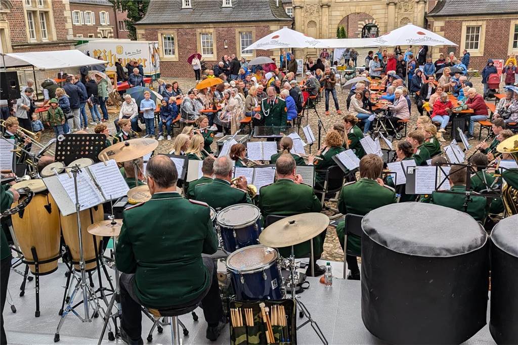 Eindrücke vom Schlösser- und Burgentag rund ums Ahauser Barockschloss.