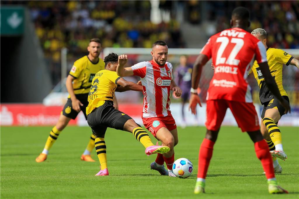 Eindrücke vom Testspiel von Borussia Dortmund gegen RW Erfurt. 