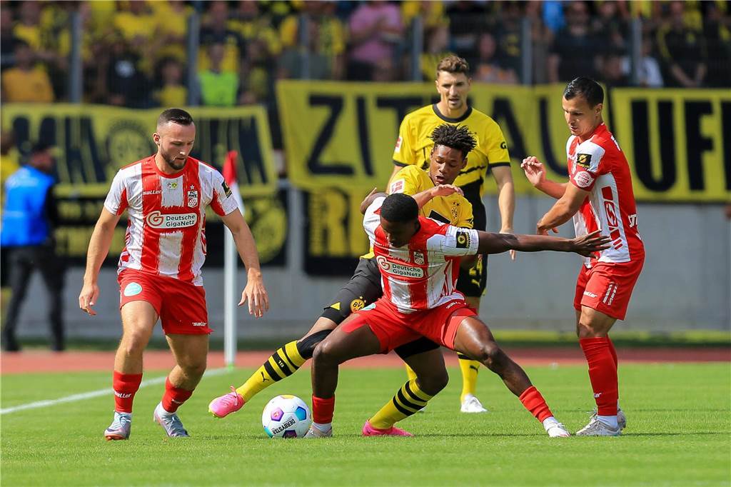 Eindrücke vom Testspiel von Borussia Dortmund gegen RW Erfurt. 