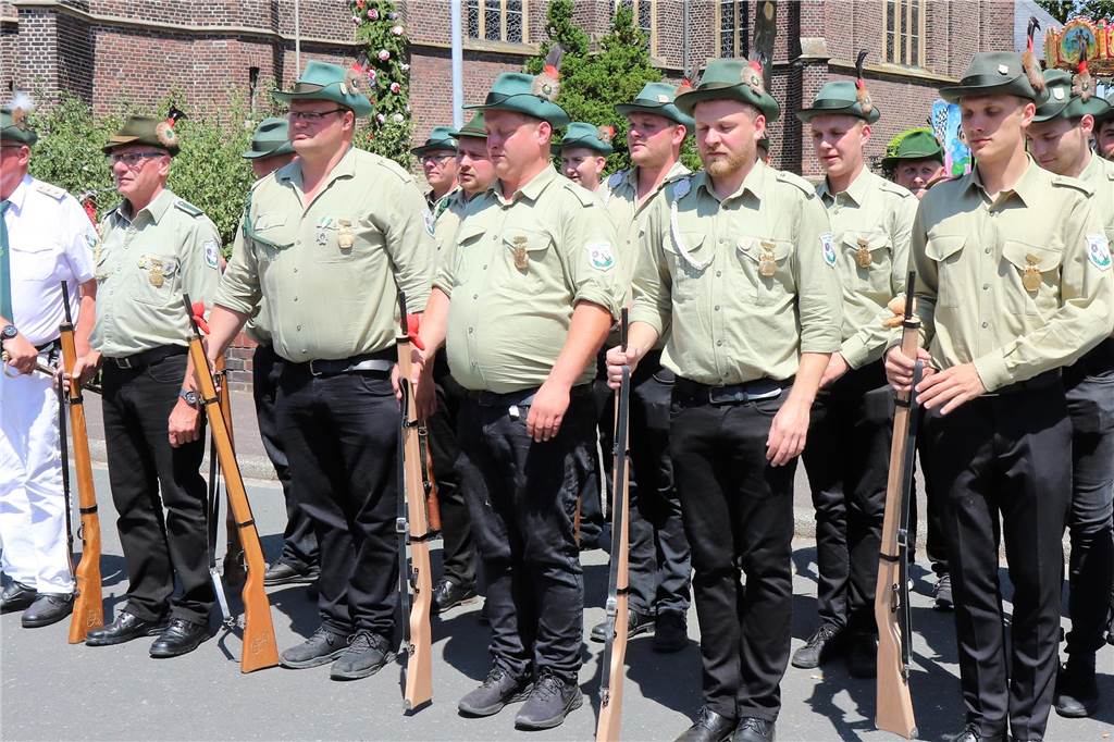 Eindrücke vom Vogelschießen in Hullern