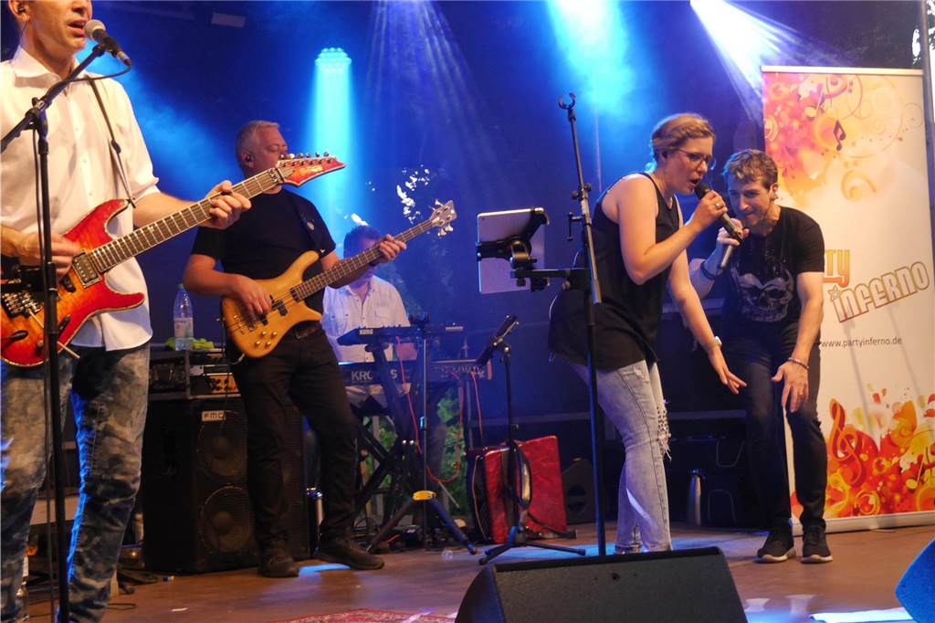 Parkfest am Haus Wenge: Beim Bungee-Lauf musste der Videobeweis her Eindrücke vom Wengeparkfest