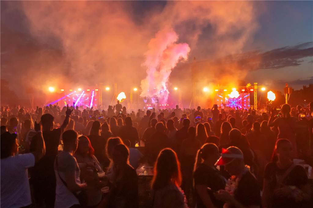 Musik, Lasershows und gute Stimmung: Project Germany kommt 2024 zurück Eindrücke vom zweiten Festivaltag beim Project Germany in Capelle.