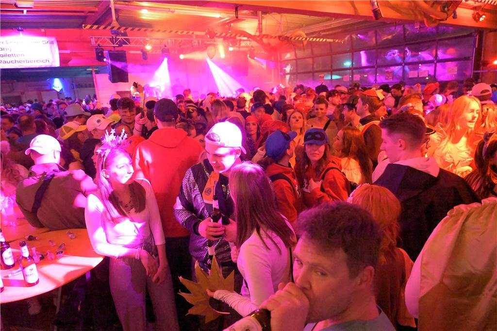 Eindrücke von der After-Zug-Karnevalsparty 2024.