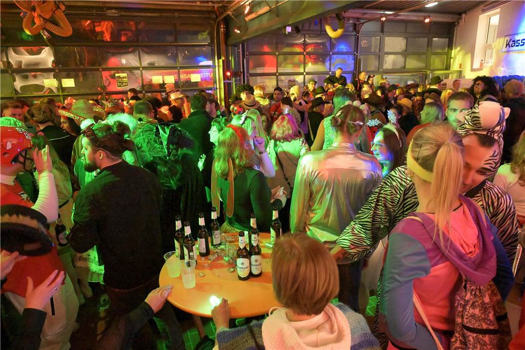 Eindrücke von der After-Zug-Karnevalsparty 2024.