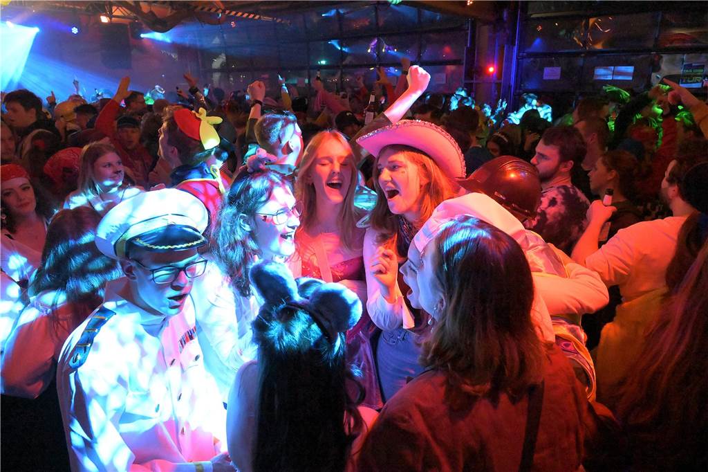 Eindrücke von der After-Zug-Karnevalsparty 2024.