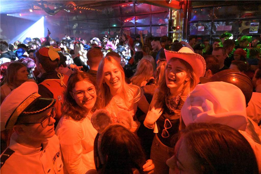 Eindrücke von der After-Zug-Karnevalsparty 2024.