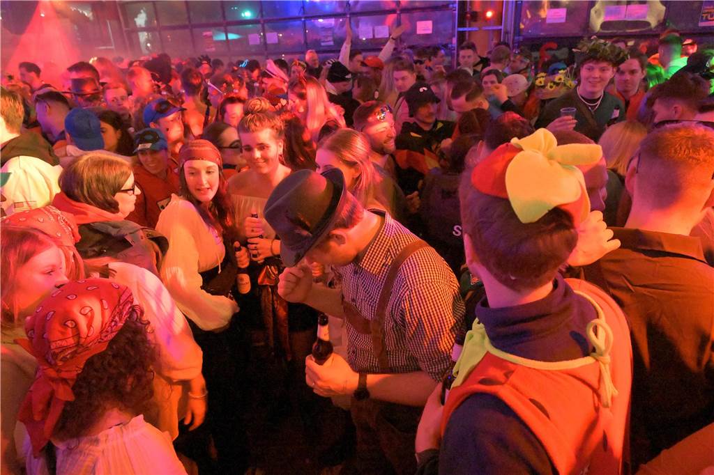 Eindrücke von der After-Zug-Karnevalsparty 2024.