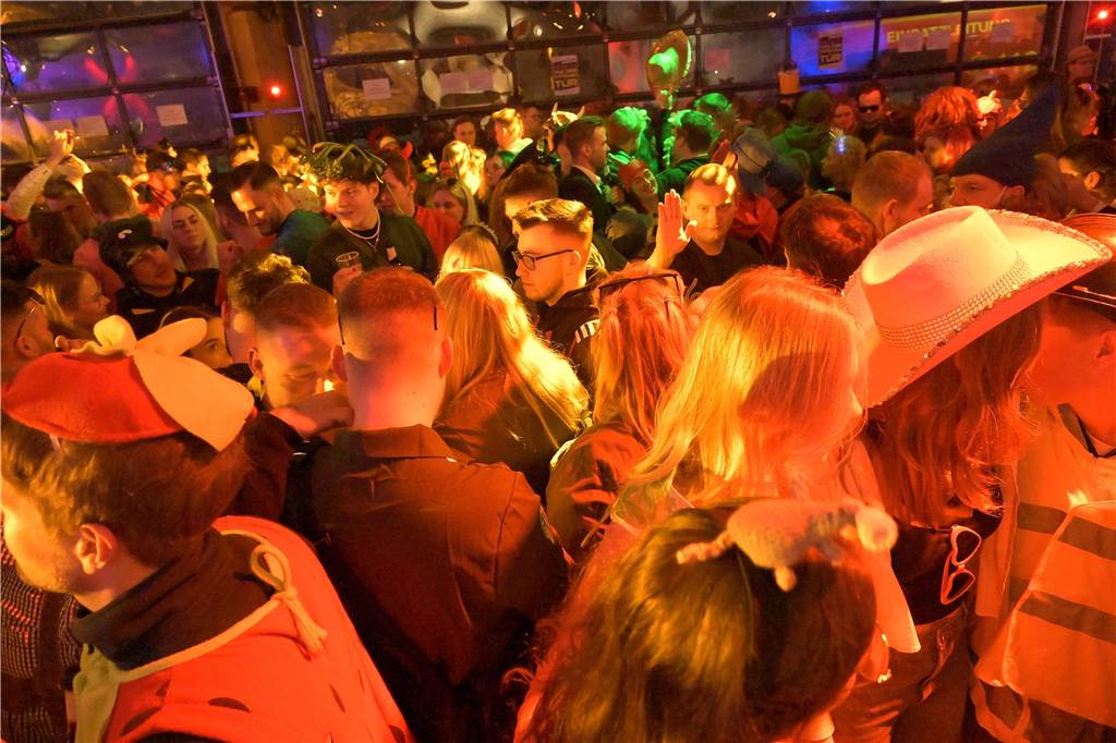 Eindrücke von der After-Zug-Karnevalsparty 2024.