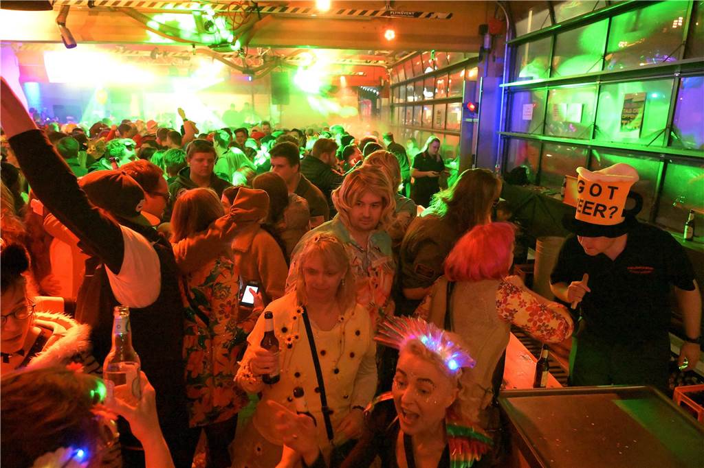 Eindrücke von der After-Zug-Karnevalsparty 2024.