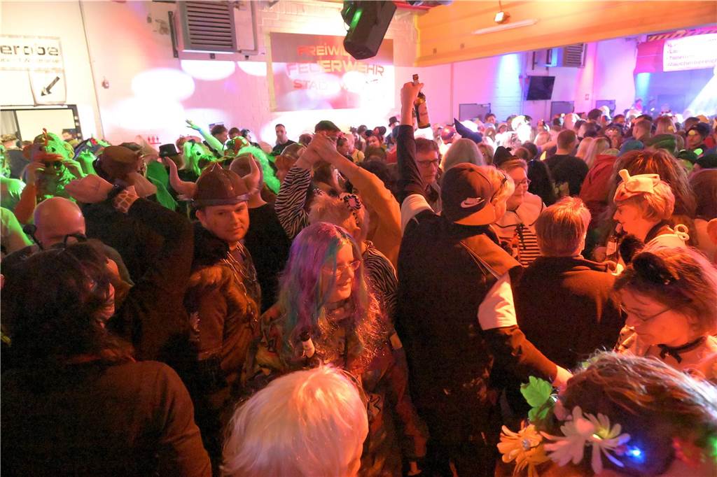 Eindrücke von der After-Zug-Karnevalsparty 2024.